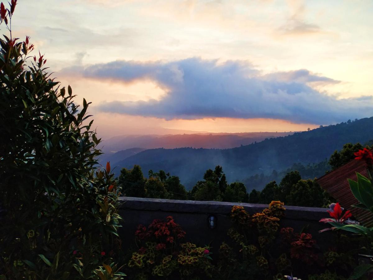 Puri Sunset Homestay Munduk  Exterior photo